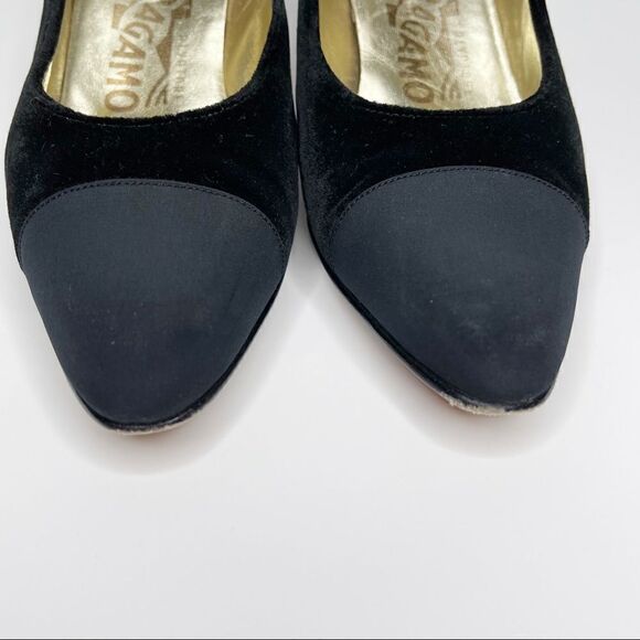 Salvatore Ferragamo Kitten Heel Cap Toe Black Pumps Size 7AA - Picture 4 of 8